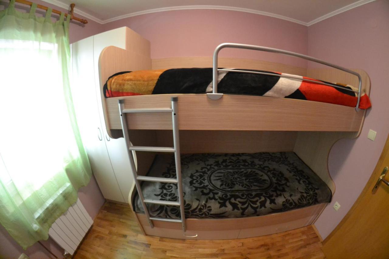 Apartamento Ribaricevi Dvori Banjol Exterior foto